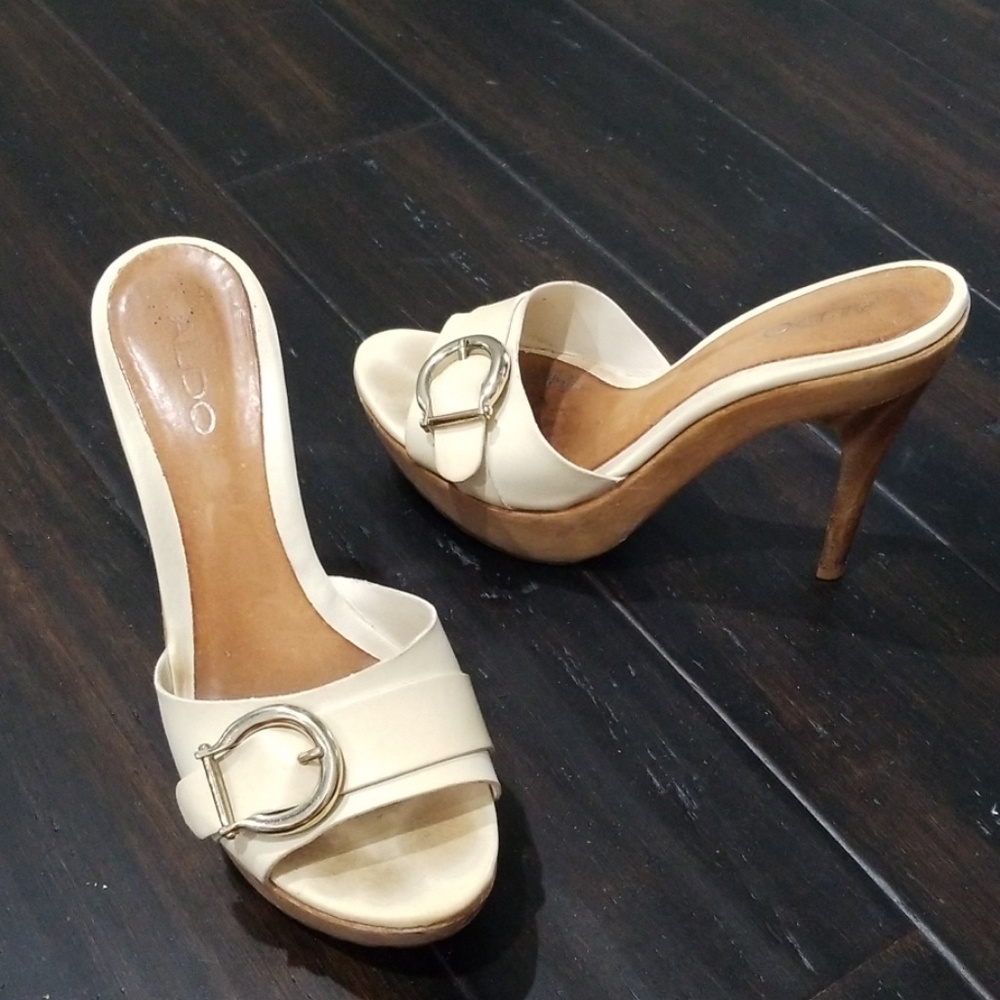 ***SOLD*** Aldo Heels